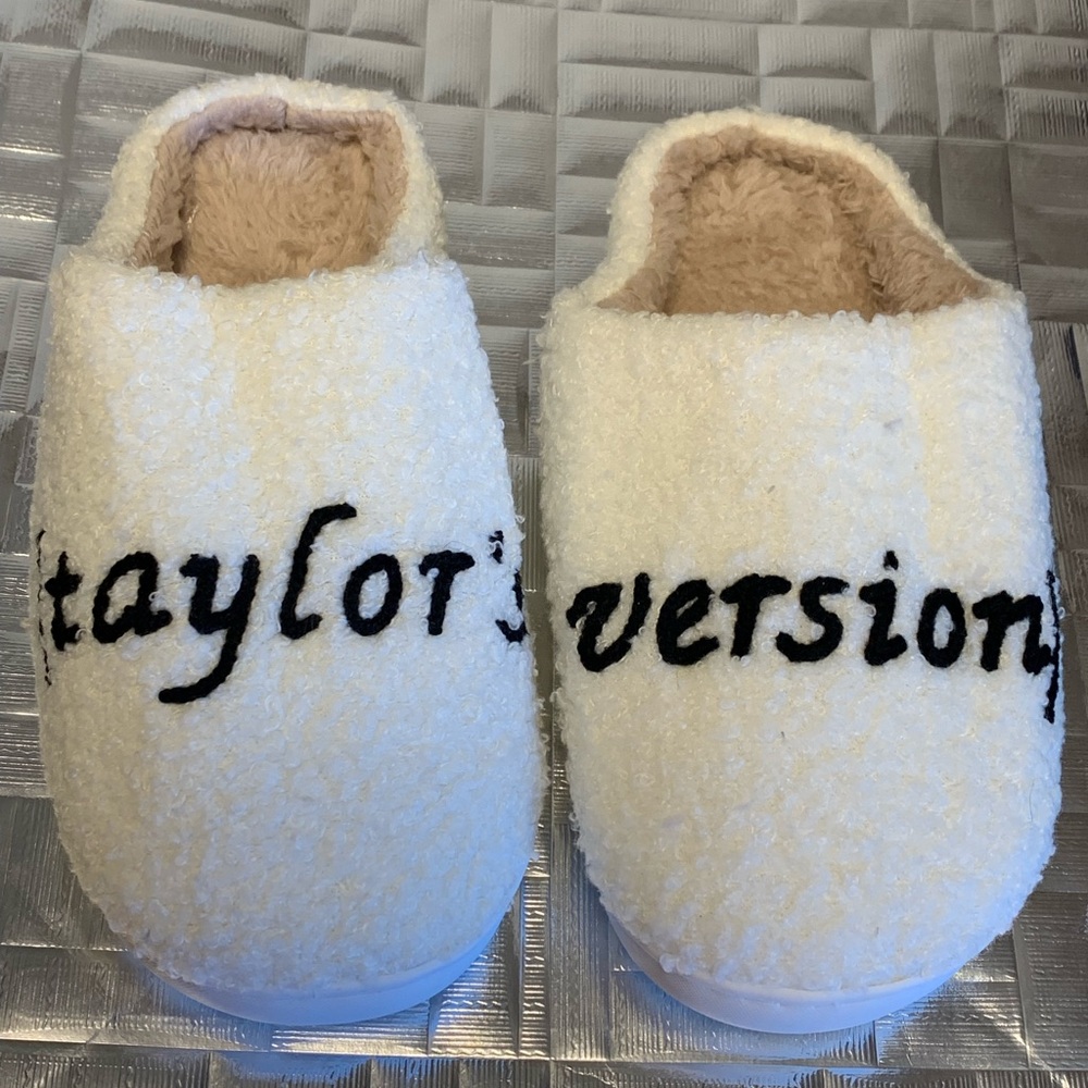 Taylor’s Version Swift Fuzzy White Slippers Women Size 7.5-8.5 New Black Script